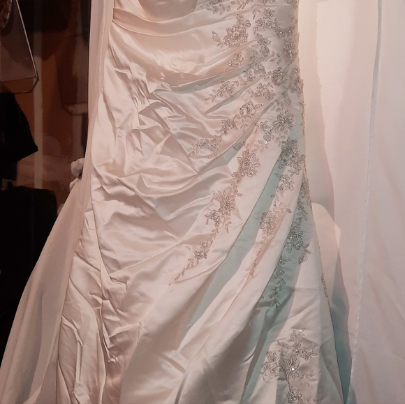 4 wedding dresses all tags new for $150 - Picture 16 of 16